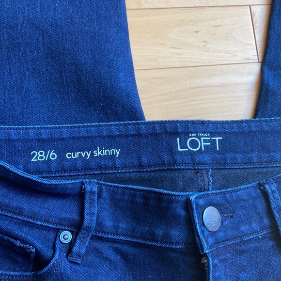 LOFT Curvy Skinny Dark Wash - Picture 5 of 6